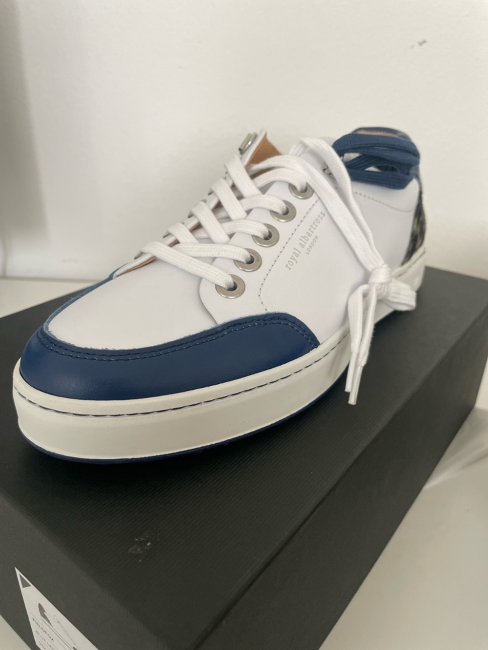 Royal Albatross Women’s Golf Shoes- with leopard accent. New in box. Size 8 - Picture 2 of 7